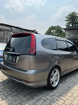 Honda Stream 1.7 AT 2004 Segar Siap Luar Kota