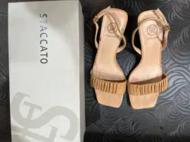 Sandal staccato