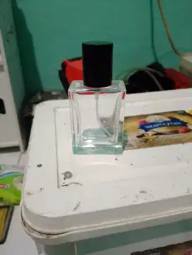 Botol parfum kosong bekas