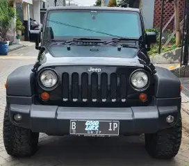 Di Jual mobil Jeef Wrangler Rubicon tahun 2007