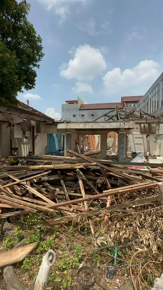 Jasa bongkar rumah tua jasa buang sampah puing dll