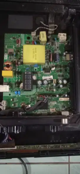 Mesin tv Polytron 32