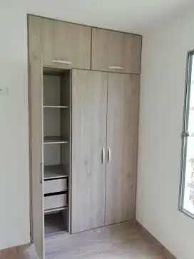 Lemari baju minimalis hpl
