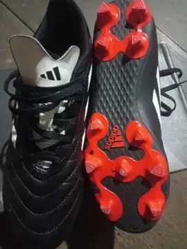 Sepatu bola Adidas goletto hitam