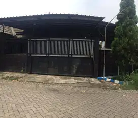 Dikontrakkan carport dan ruangan belakang, dijual per kapling