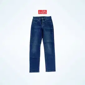 CELANA UNIQLO JEANS SKINNY STRAIGHT 24