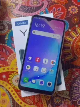 Di jual vivo y17 ram 8+256 no minus.