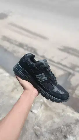 NEW BALANCE 993 Triple Black