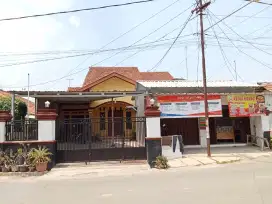 DIJUAL RUMAH DENGAN 2 KIOS