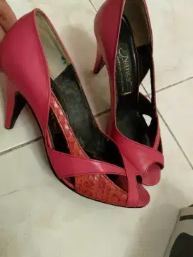 Sepatu wanita high heels