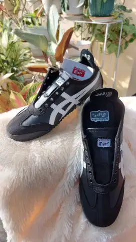 Sepatu onit suka tiger