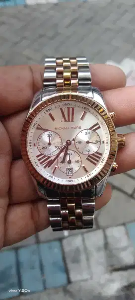 Jam tangan Michael Kors