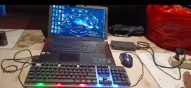 Laptop gaming asus X550V