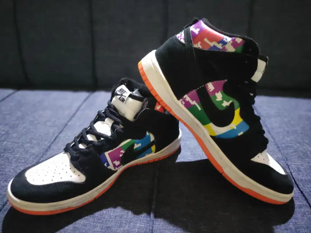 Nike SB Dunk High TV Signal