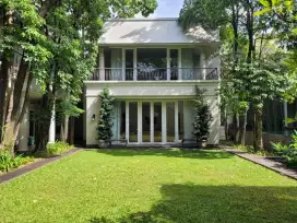 Disewa Rumah Mewah LB 1980m2 di Menteng - Jakarta Pusat