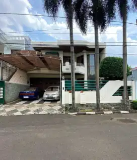 Dijual rumah 2 lantai siap huni dalam perumahan Cibubur Jakarta timur