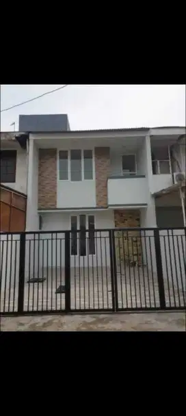 Dijual Rumah di Permata Biru, Kelapa Gading