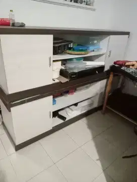 Credenza, lemari tv, buffet tv, lemari diplay rak kaca