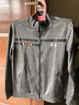 JAKET UNDER ARMOUR MURAH