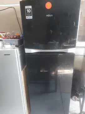 Kulkas aqua inverter