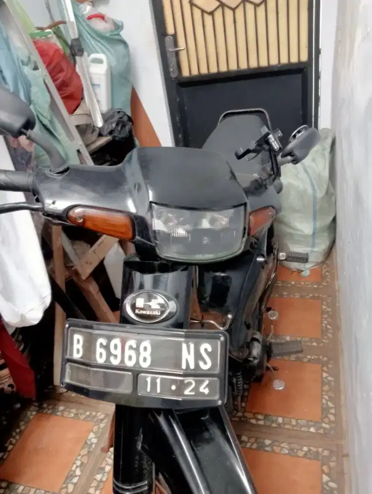 Kaze E 110 Hitam