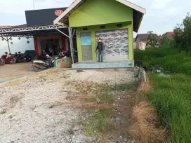 Disewakan rumah/ tempat usaha