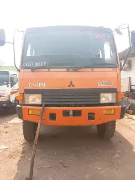 Mitsubishi fuso 220ps tronton 6x4 tangki 20 ribu thn 2017