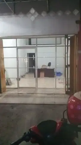 Pintu sekat partisi kaca