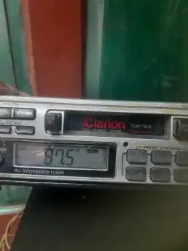 Vintage Tape dan Radio Mobil Clarion Normal