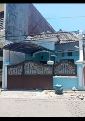 Di Kontrakan rumah