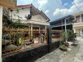 Disewakan Rumah Tahunan