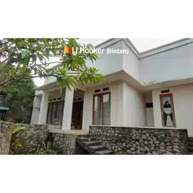 Dijual Rumah Besar, Pinggir Jalan Utama di Pondok Ranji