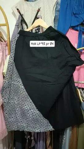 Rok Dan celana perempuan