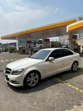 (Over kredit) Mercedes-Benz C200 2013 Bensin