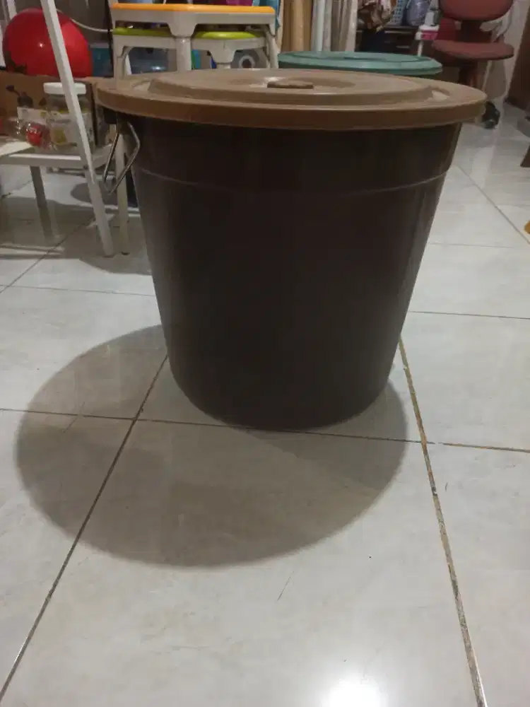 Gentong air. Tidak rusak