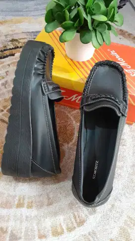 Jual sepatu St Moritz