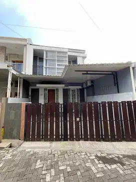 Sewa Rumah 2 Lantai Full Furnished Tahunan