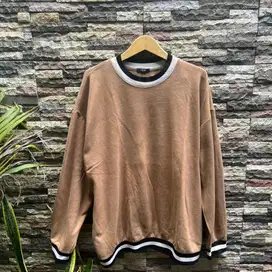 Crewneck coklat susu oversize