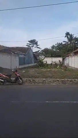 Tanah Strategis Di pinggir jalan raya dijual