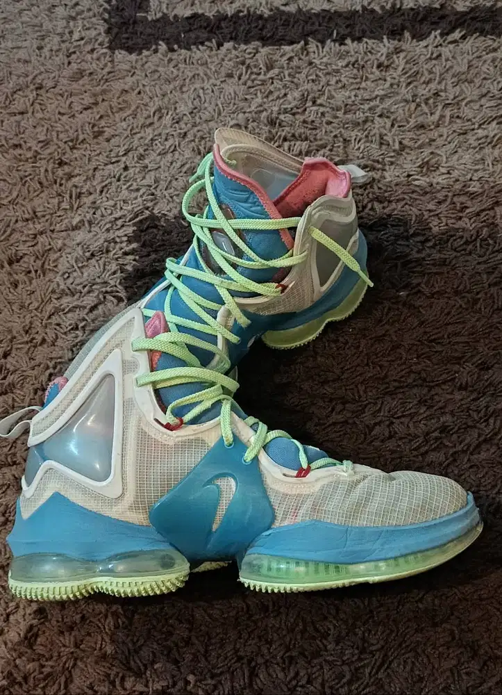 Nike LeBron 19 Tropical