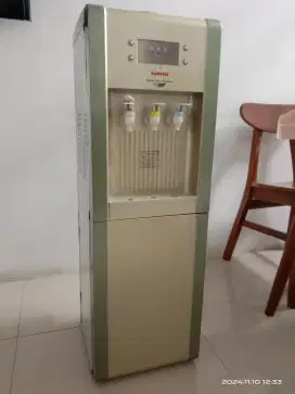 Dispenser air Merk Sanken