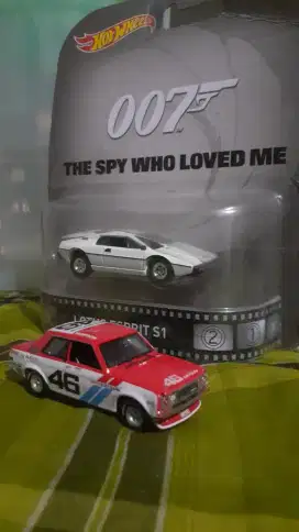Lotus Esprit S1 dan Datsun