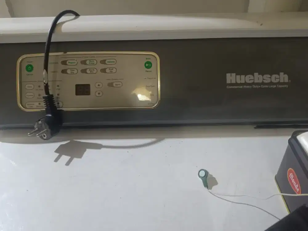 Mesin pengering laundry