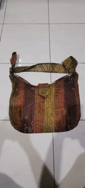 Tas batik pakai retsleting