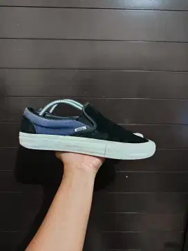 Sepatu vans slip on pro