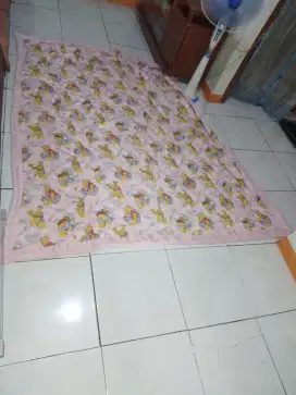 Selimut bedcover motif pooh,P230cm L210cm,halus tebal 1,5cm, bisa nego