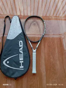 Raket tenis head