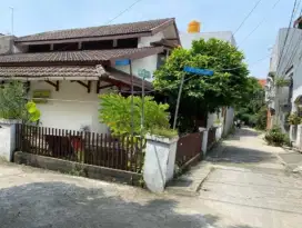 MURAAHH..Rumah Besar, Tanah Luas Di Bekasi Barat