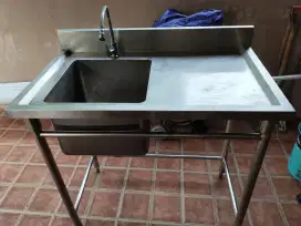 Meja cuci piring stainless steel industrial grade (bekas)