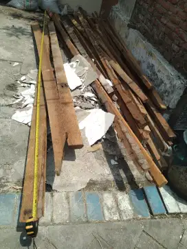 Kayu bekas renovasi